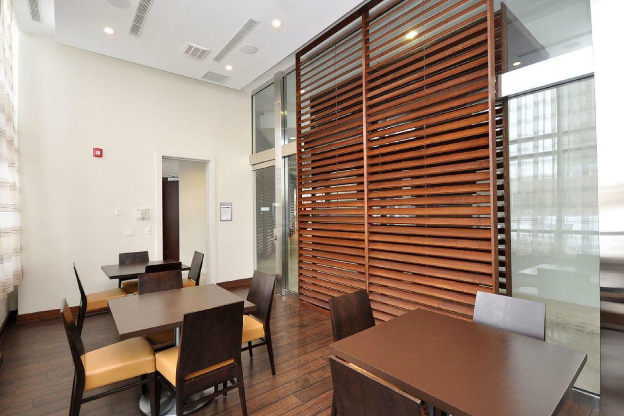 Urban Furnished Suites - 密西沙加 外观 照片